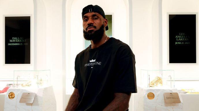 詹姆斯：中国一直对我很好，这大概不会是我最后一次来中国