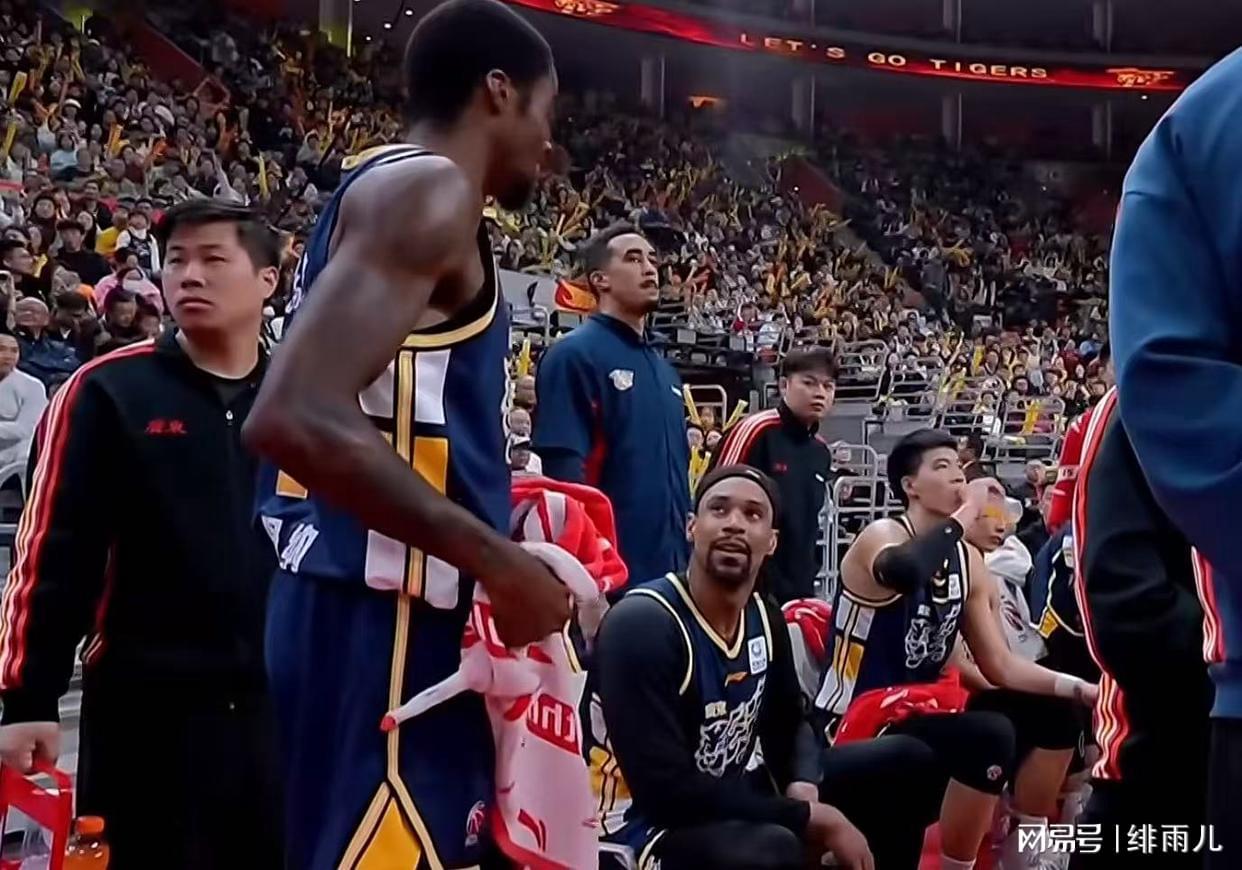 kaiyun体育官方网站全站入口-晋粤大战后！迪亚洛惨遭重罚，广东队还要挖人，杜锋招募法耶？