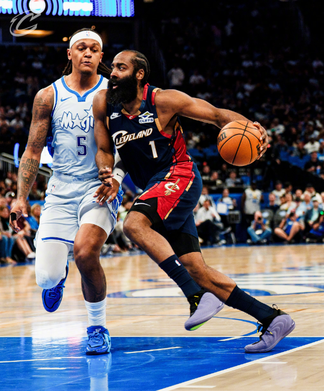 开云电竞官网-班凯罗准三双贝恩35分，哈登空砍30+6+8米神打铁，魔术复仇骑士